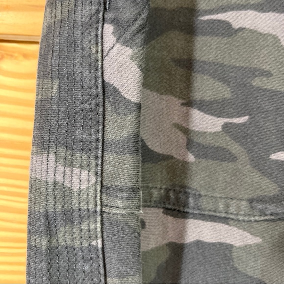 Athleta Farallon Jogger 4 Green Camouflage Camouflage Drawstring Tapered - Picture 4 of 16